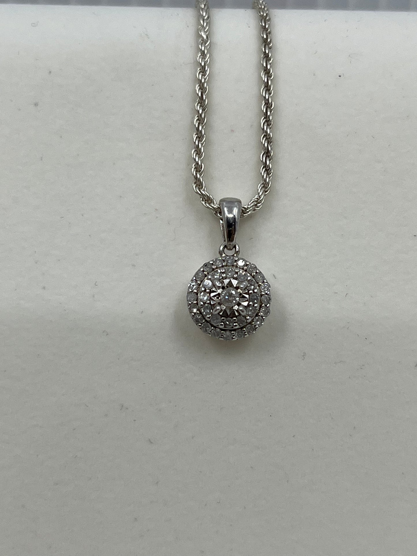 Silver necklace with diamonds