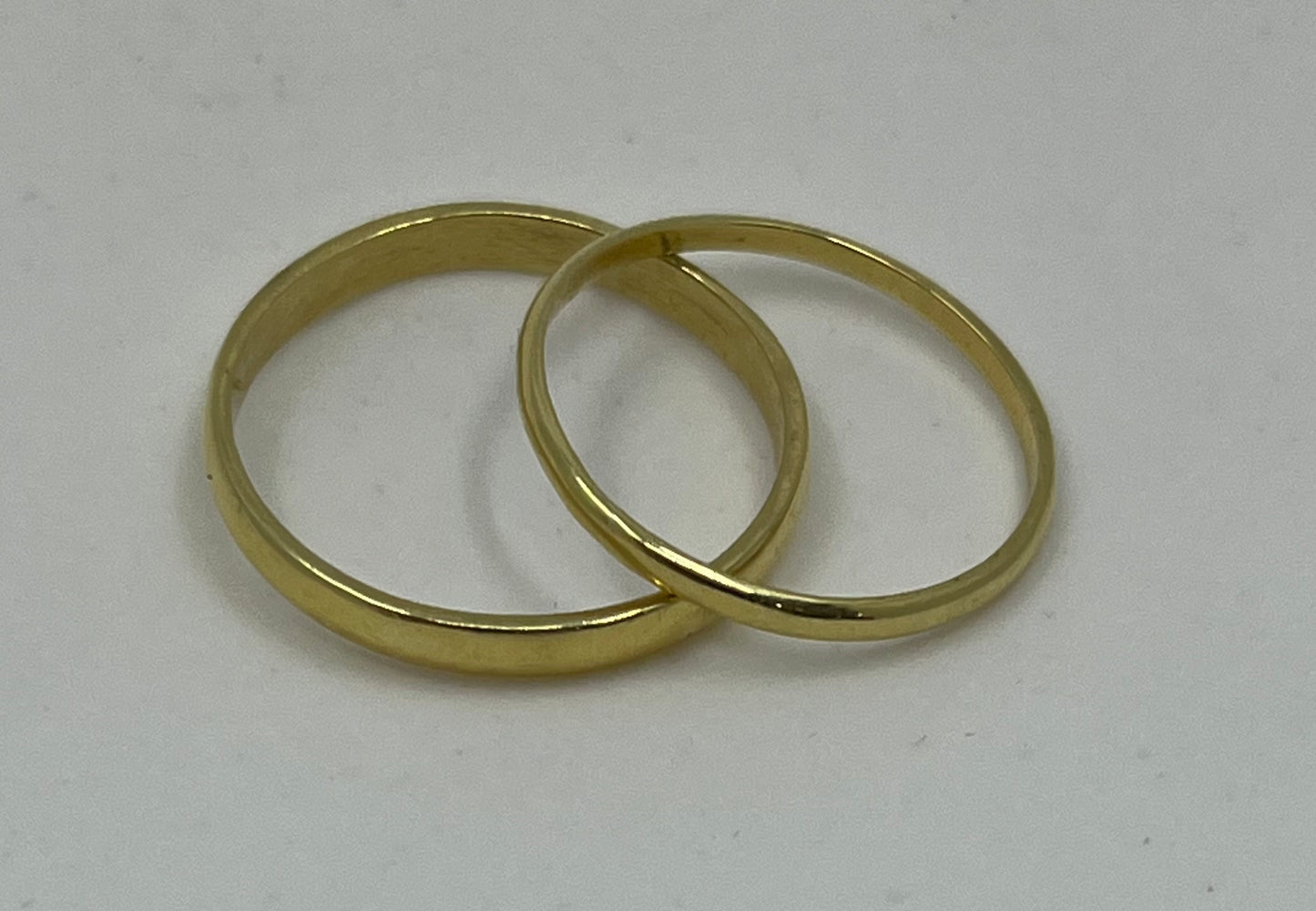 18k gold classic wedding band